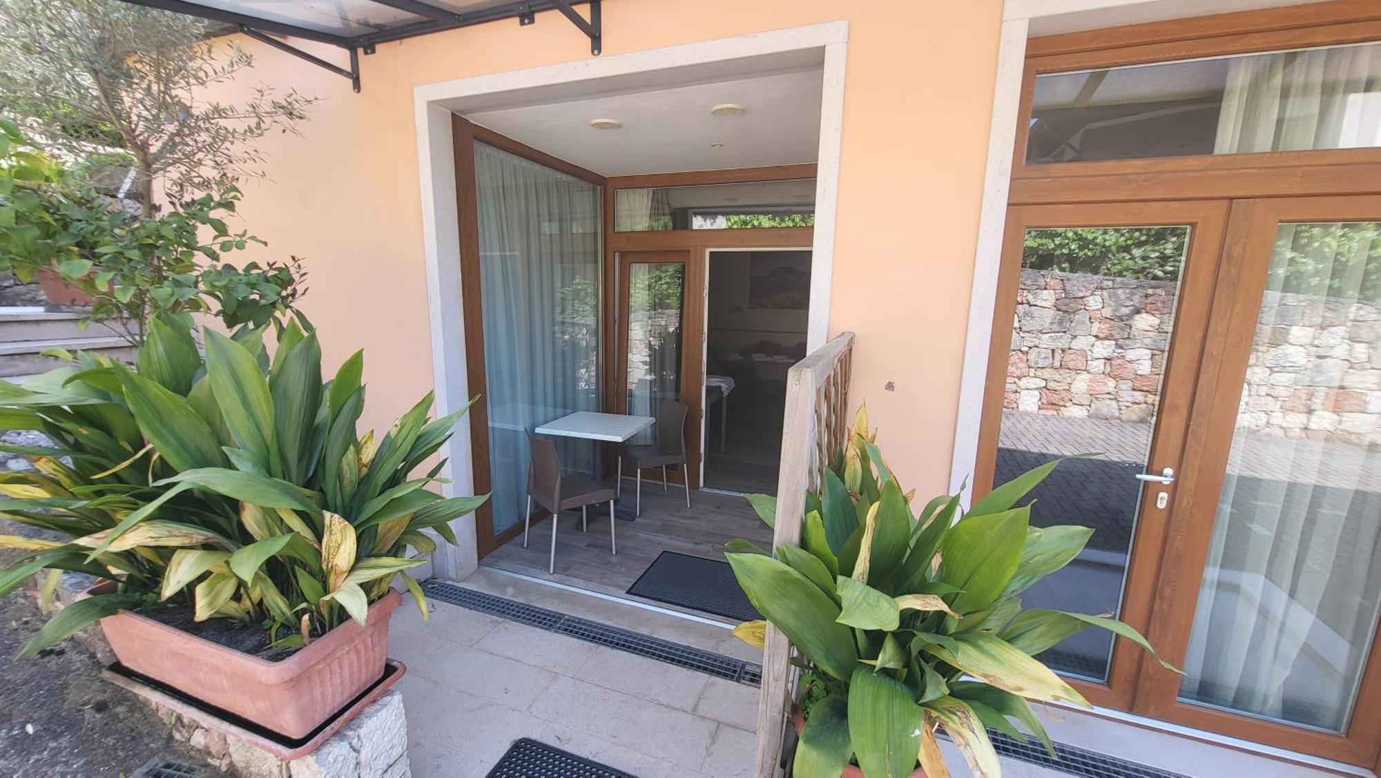 Residence Villa Margherita Бренцоне-суль-Гарда Экстерьер фото